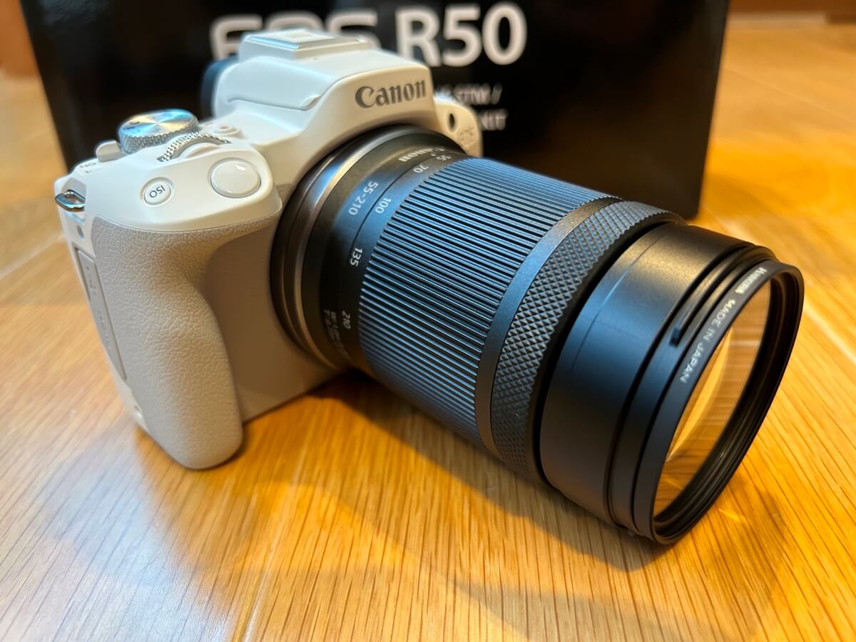 Canon EOS R50にズームレンズ（RF-S55-210mm F5-7.1 IS STM）を装着2