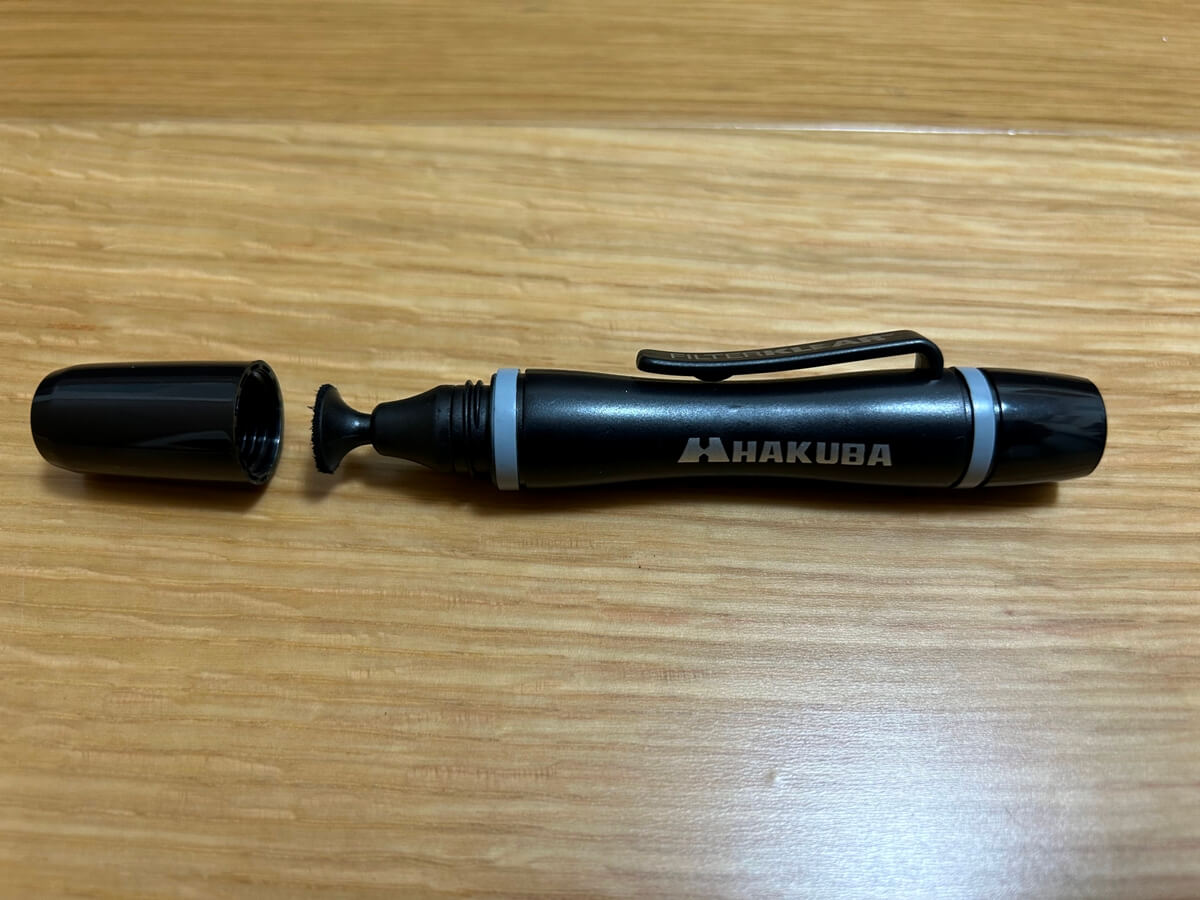 ハクバのレンズペン KMC-LP14Bキャップを外した状態