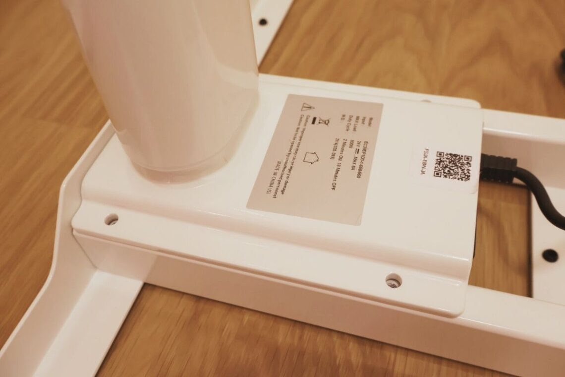 昇降支柱をビームの上に載せる