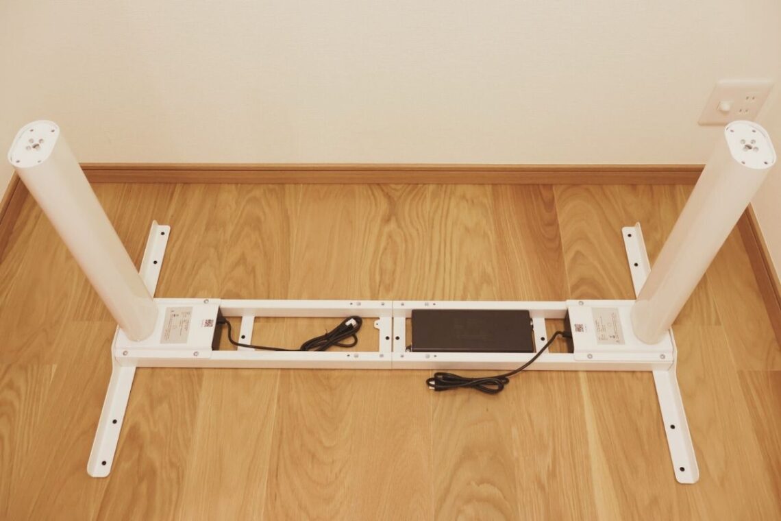 ビームに昇降支柱を両方とも取りつけたあと