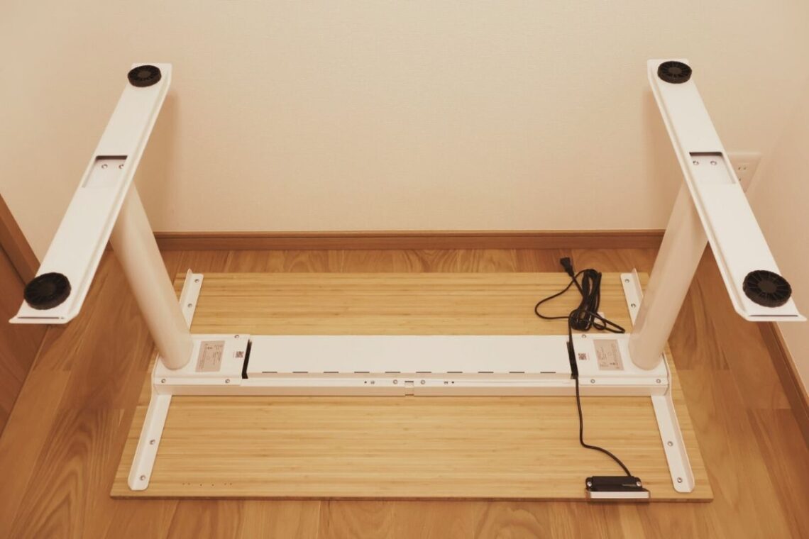 ケーブルカバーを固定したあとの全体像