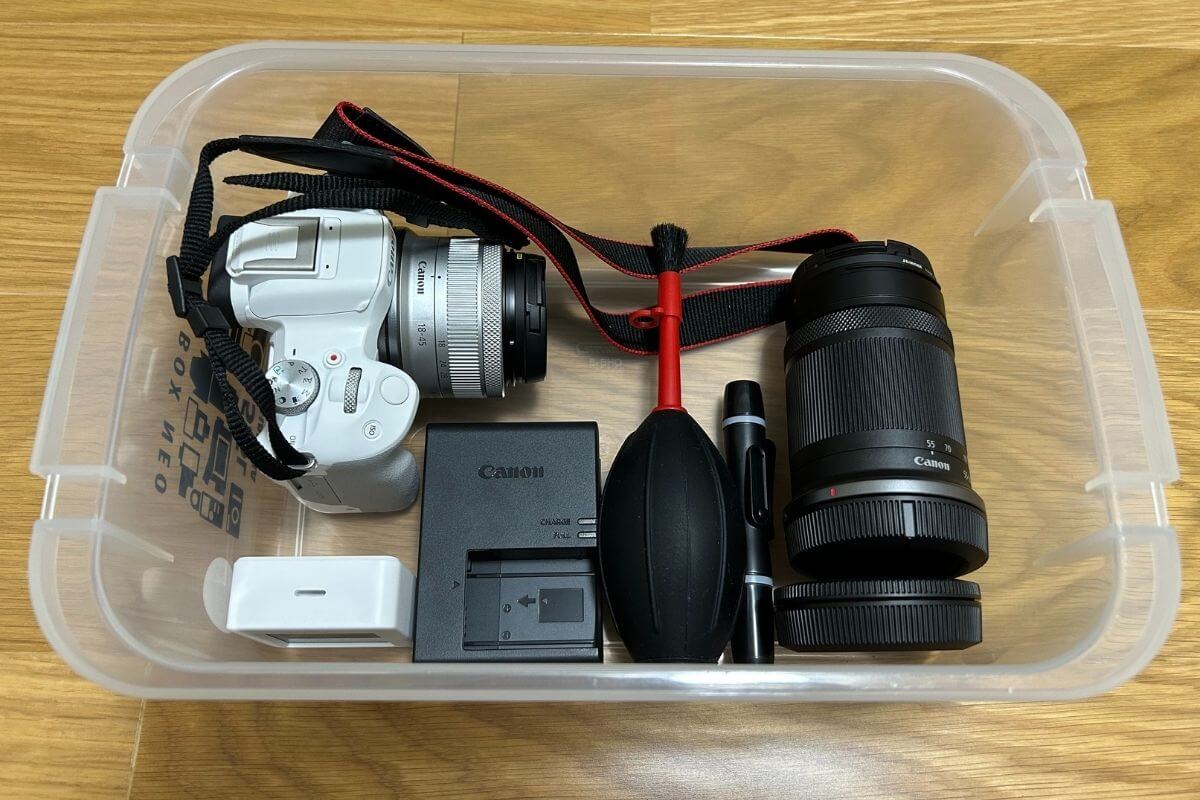 ハクバ ドライボックスNEO5.5Lにカメラ用品を入れる