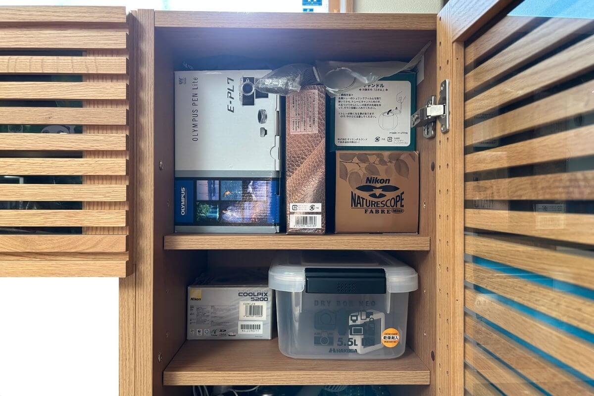 ハクバ ドライボックスNEO5.5Lは戸棚に余裕で入る