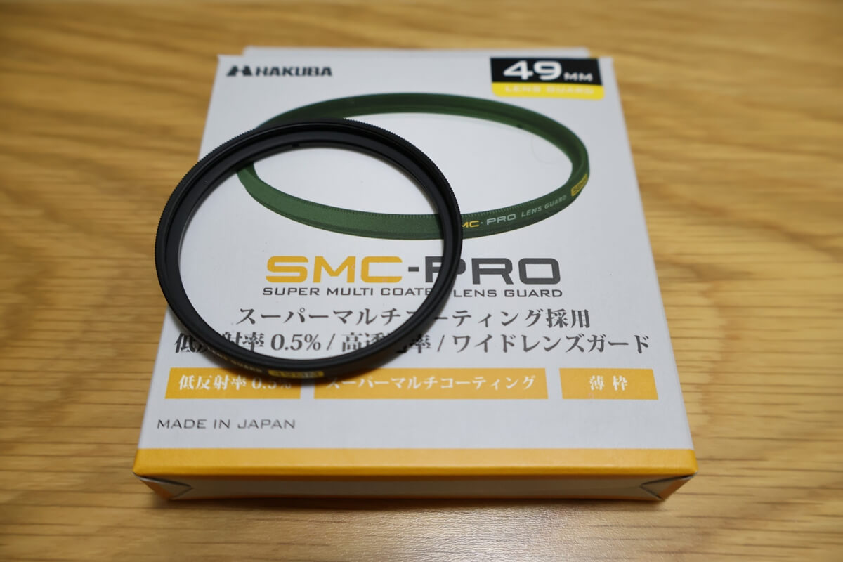 SMC-PROは無色透明で面反射率は0.5%