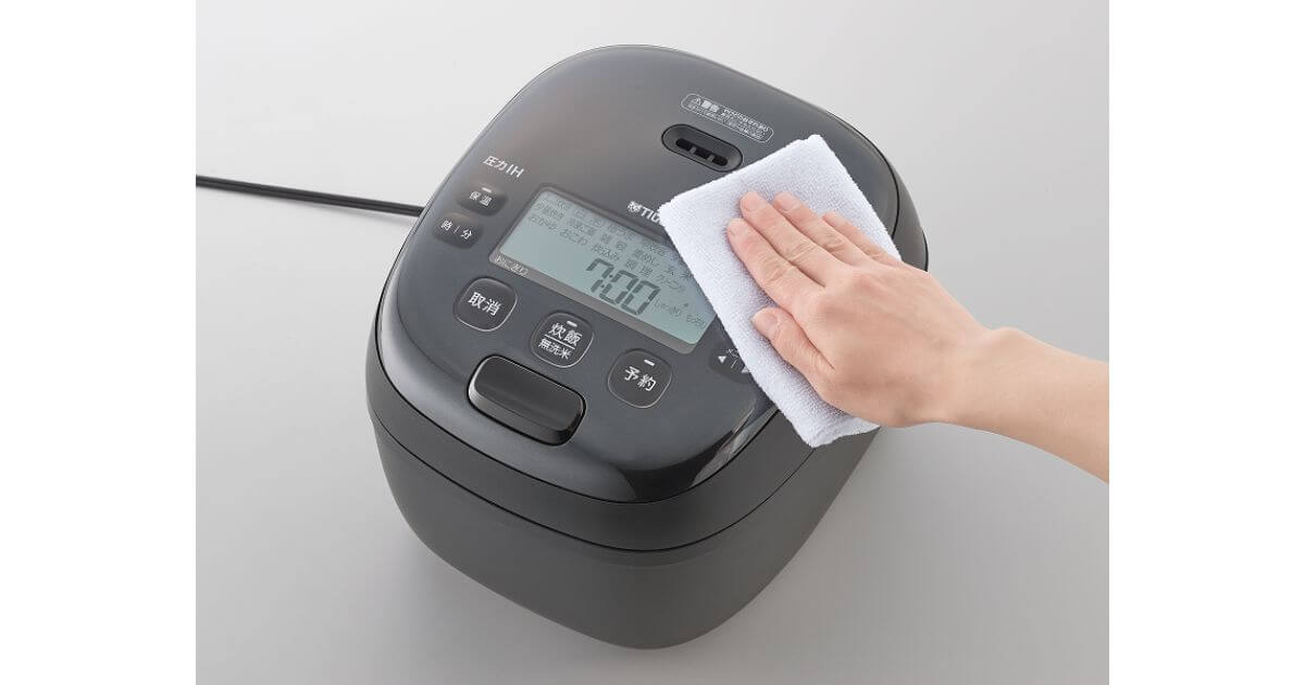 JRI-H100とJRI-B100は凹凸が少なく拭きやすい天面