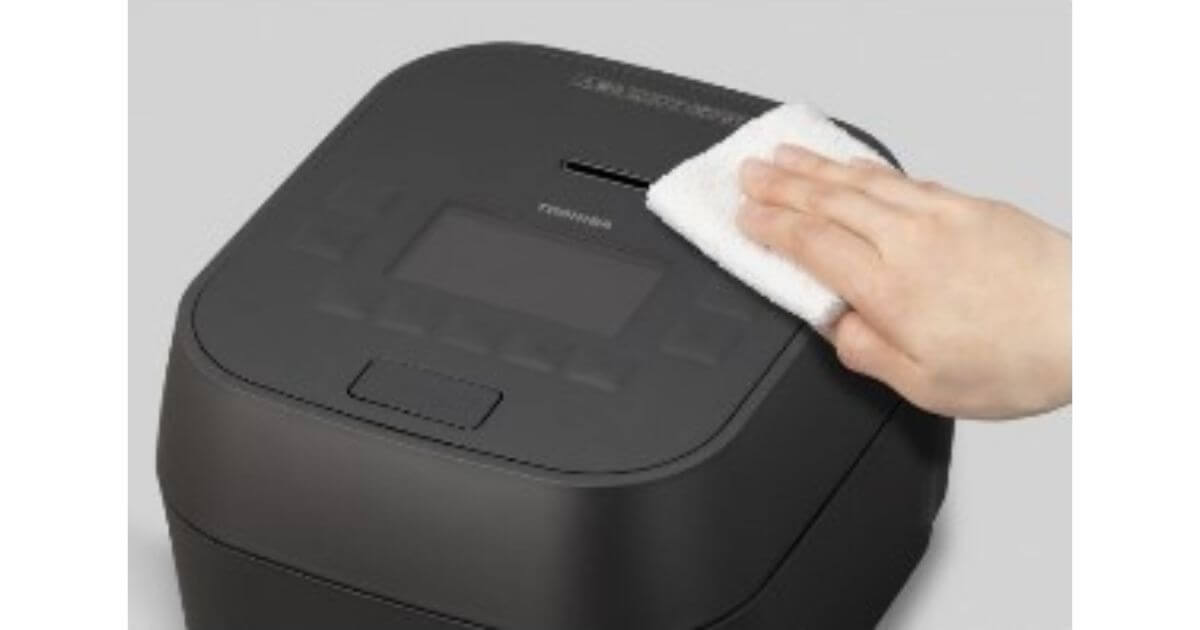 RC-10MGX（最新）とRC-10MGW（型落ち）の本体はフラット天面なので拭きやすい