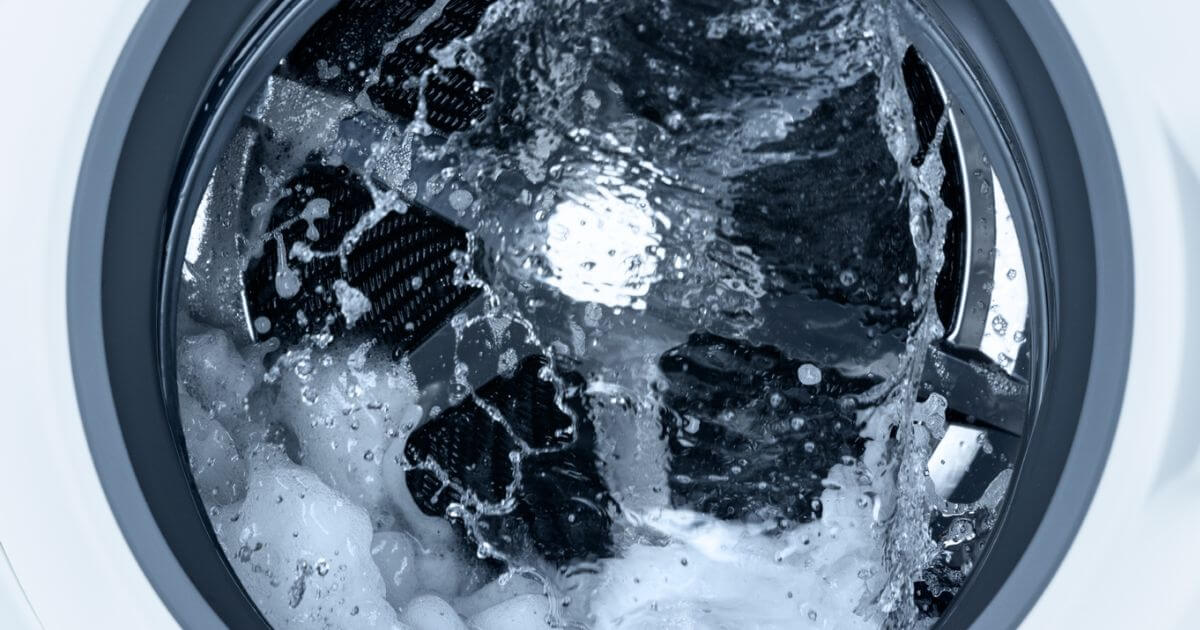 NA-SD10HBLとNA-SD10HALは、スゴ落ち泡洗浄で繊維の奥の汚れもしっかり落とす