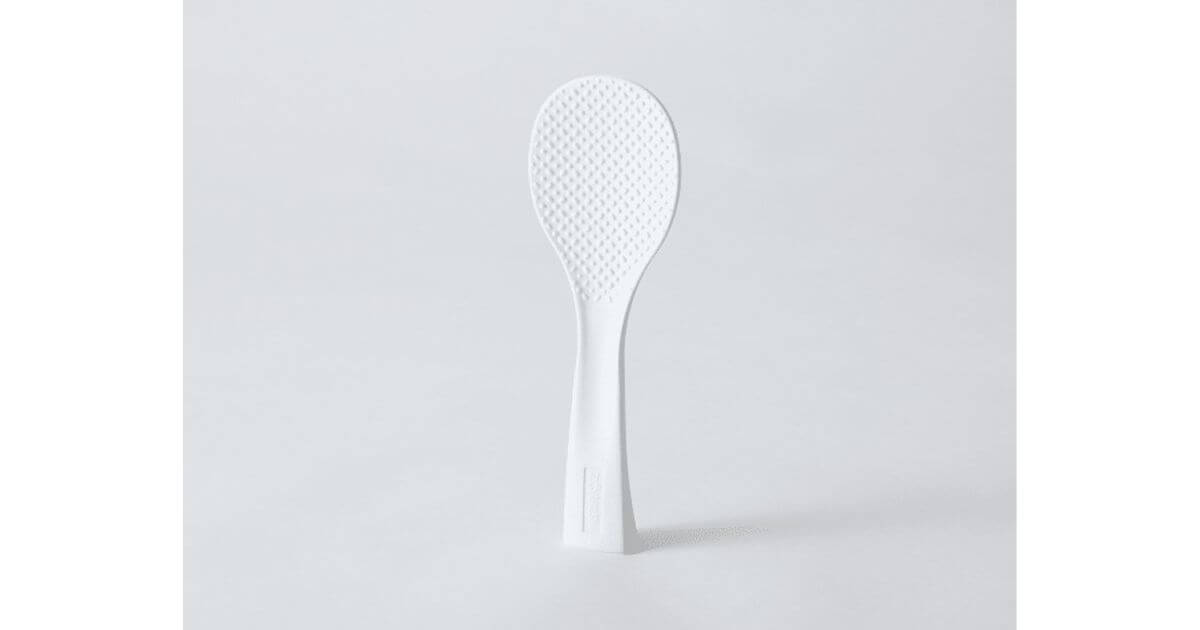 NW-YC10（最新）は環境に配慮したしゃもじと計量カップ